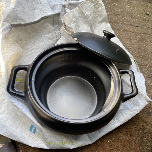 Clay casserole dish - clay, lid